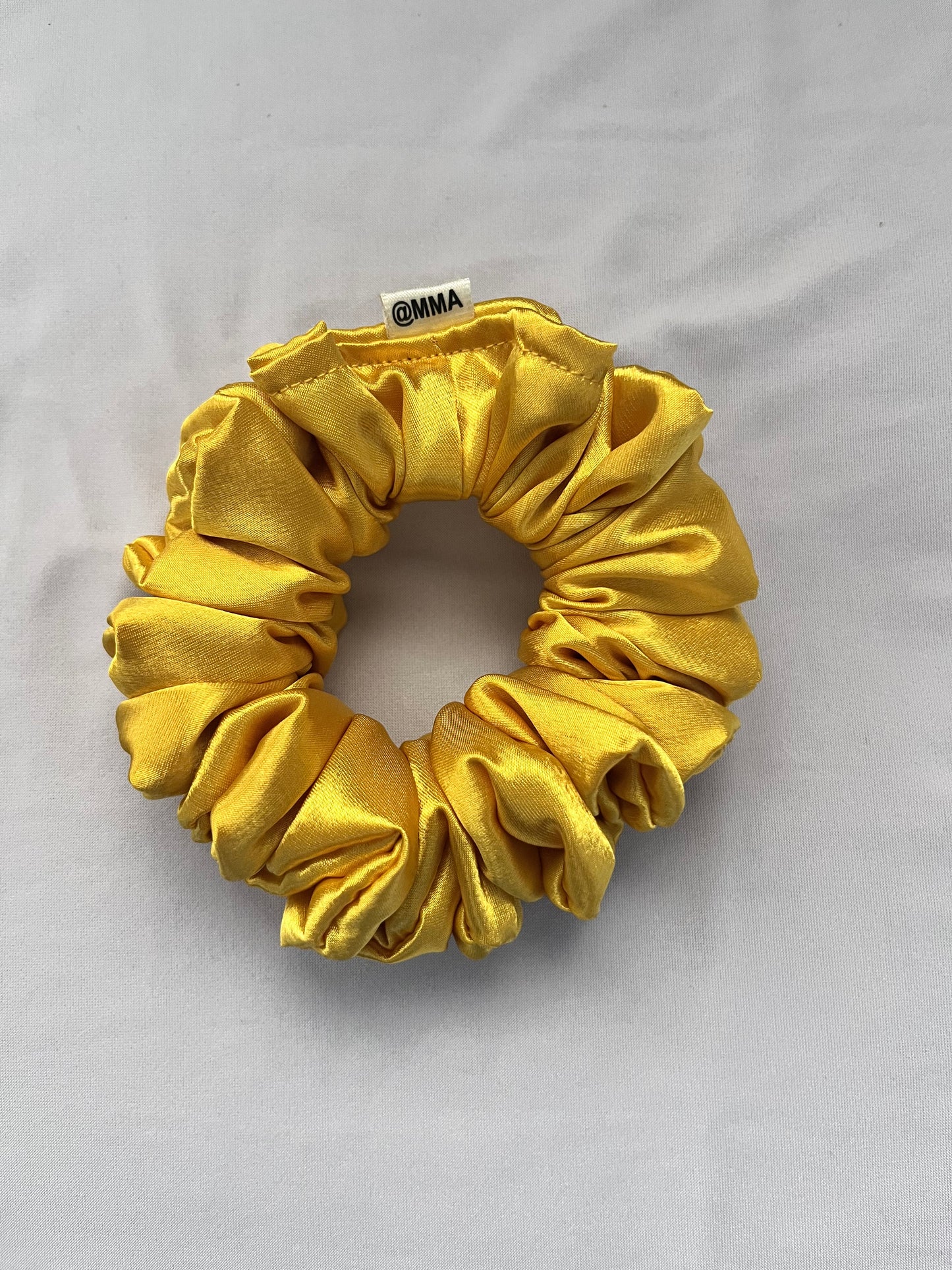 Satin scrunchies🍓